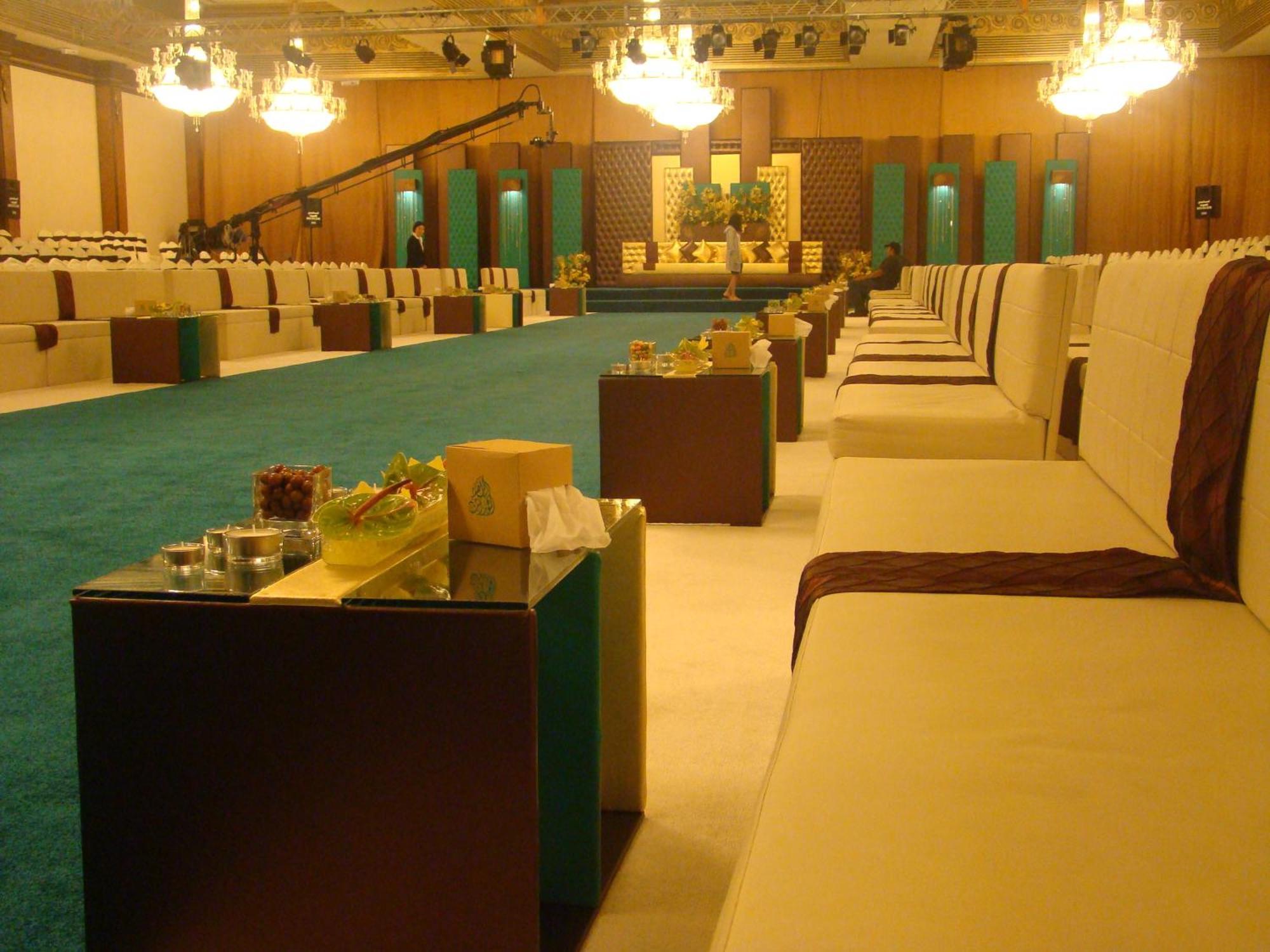 The Convention Center & Royal Suites Hotel Kuwait City Exterior foto